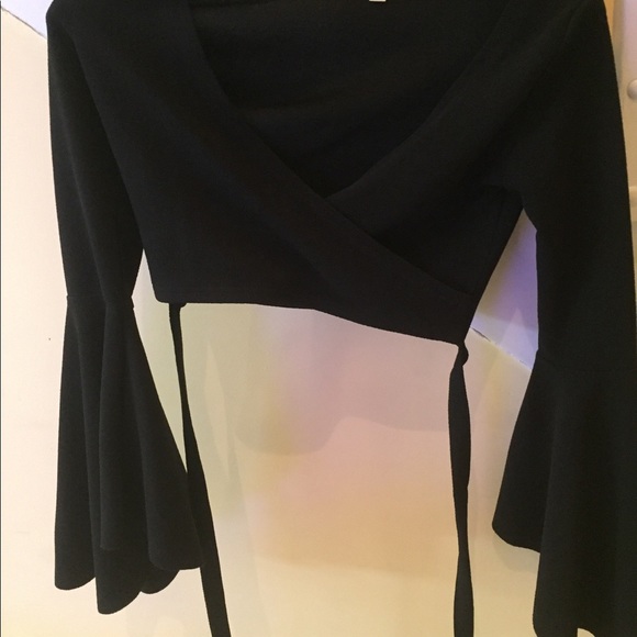 **SOLD**Wrap Top with Ties Around Waist - Picture 2 of 11